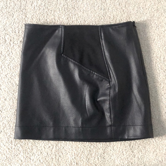 BCBGMaxAzria Leather Mini Skirt - Picture 7 of 9